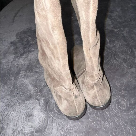 Very Volatile Tan Over the Knee Boots Suede - Picture 4 of 8